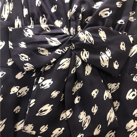 NWT kate spade Black and White V-Neck Bow Waist Silk Dress - Picture 2 of 4